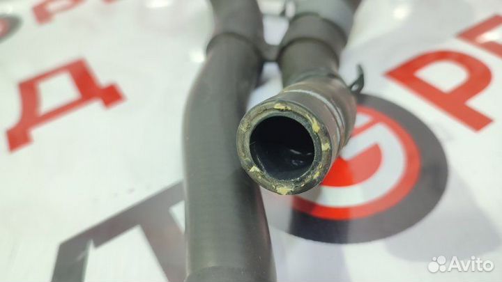 Трубка системы охлаждения Volkswagen Passat 3C5