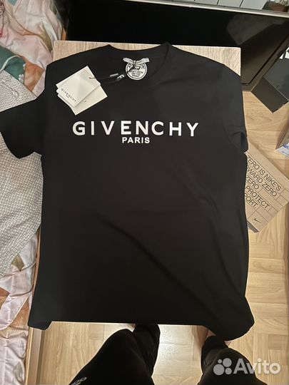 Футболка givenchy