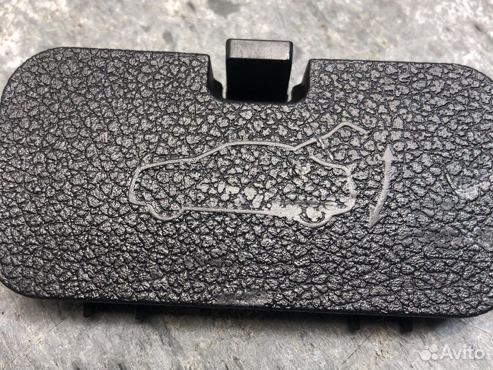 Заглушка багажника Stinger