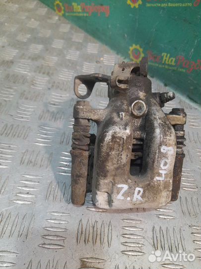 Суппорт задний правый Peugeot 408 седан 1.6 2012