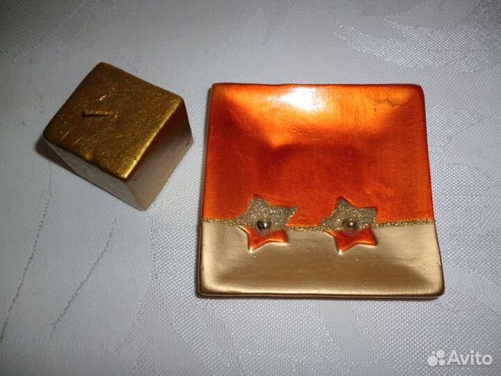 Подсвечник со свечой