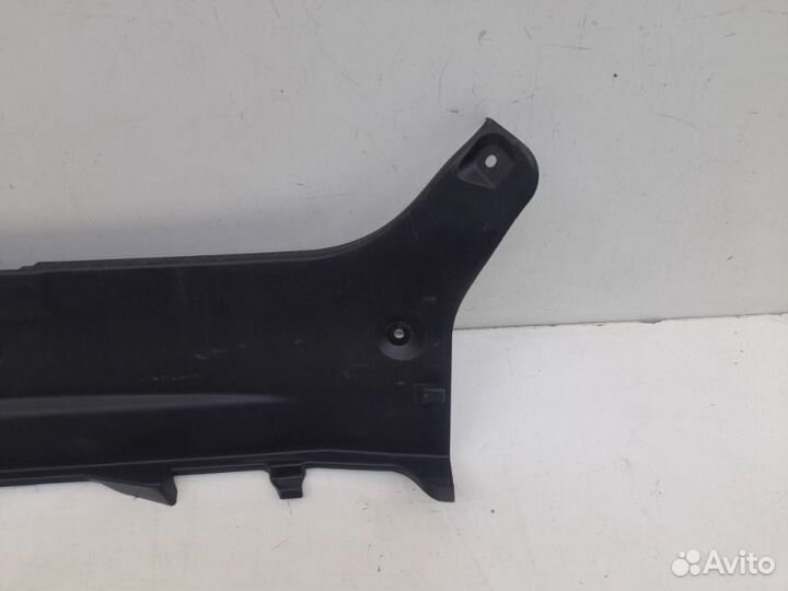 Накладка замка багажника Toyota Camry 55 2014-2018