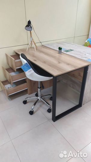 Стол компьютерный