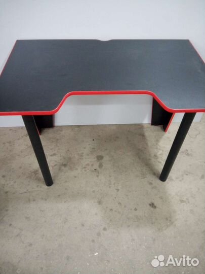 Компьютерный стол новый