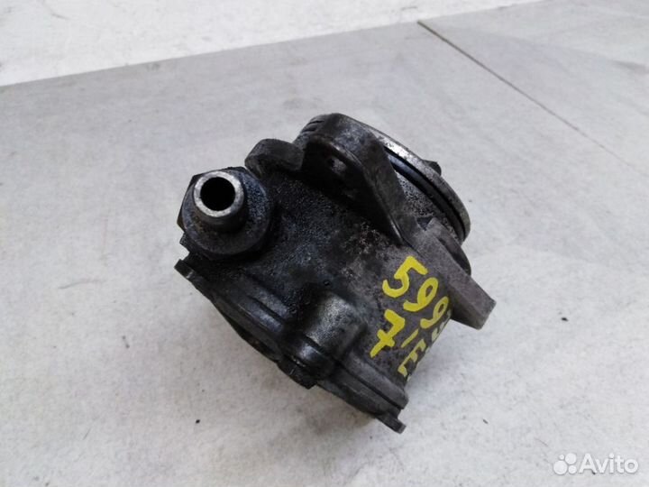 Вакуумный насос двигателя