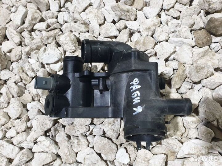 Корпус термостата Шкода Фабия 2