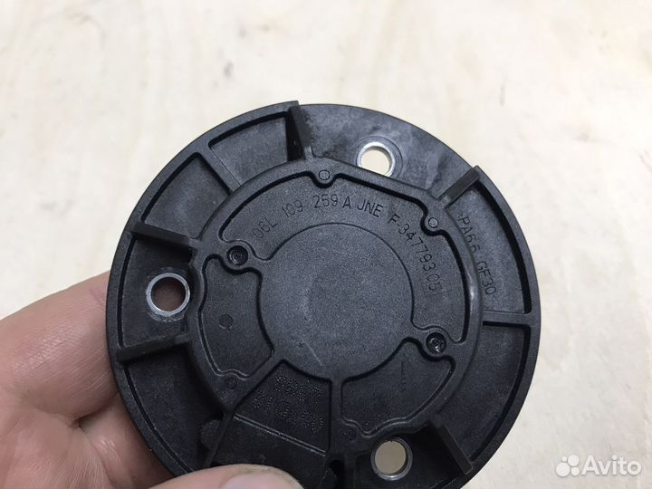 Электромнитный клапан фаз 06L109259A Passat B7