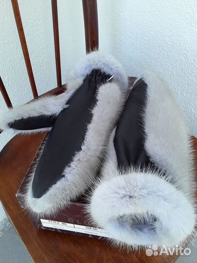 Норковые варежки новые