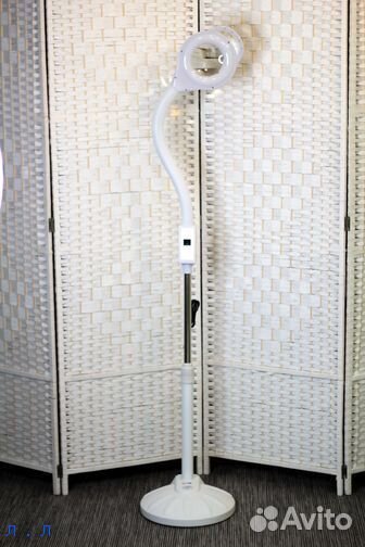 Лампа лупа косметологическая