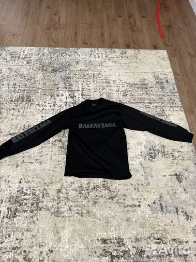 Balenciaga кофта оригинал