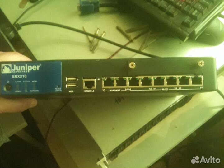 Шлюз безопасности Juniper SRX210BE