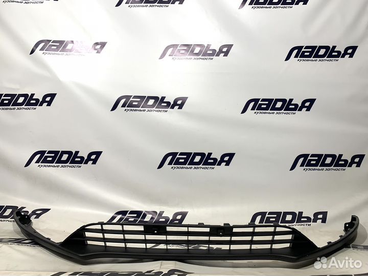 Решетка бампера Ford Focus 3(15) нижняя