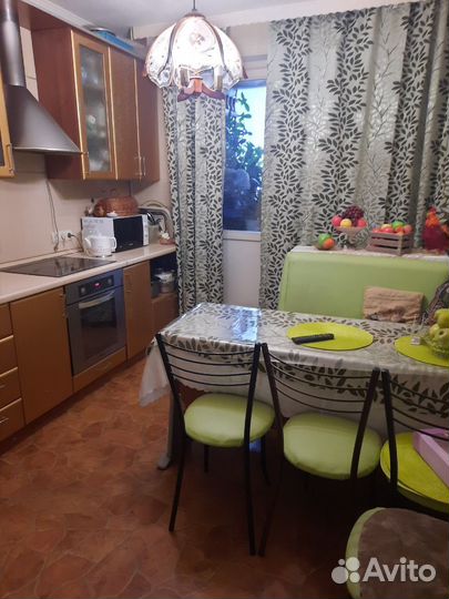 Сдам комнату в 3-х комнатной квартире