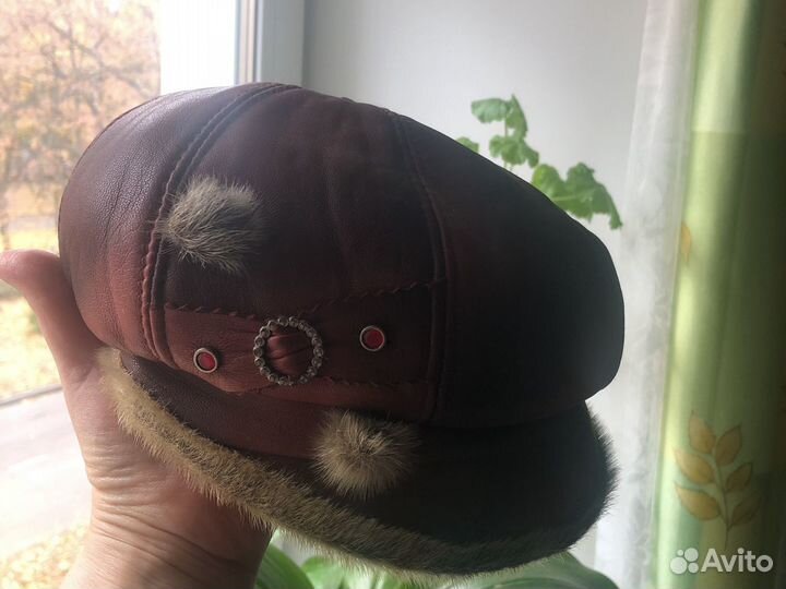 Женские шапки и кепки