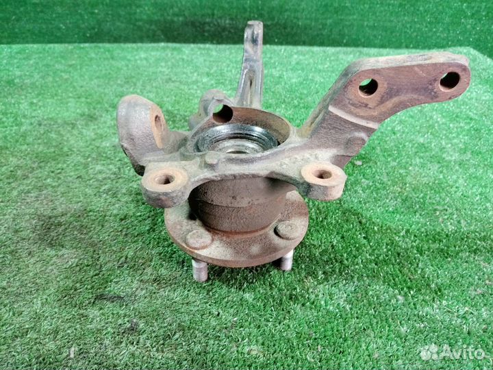 Кулак поворотный передний левый Nissan Cube AZ10