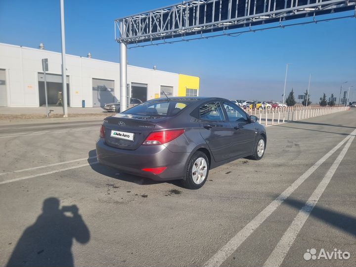 Hyundai Solaris 1.6 AT, 2015, 250 000 км