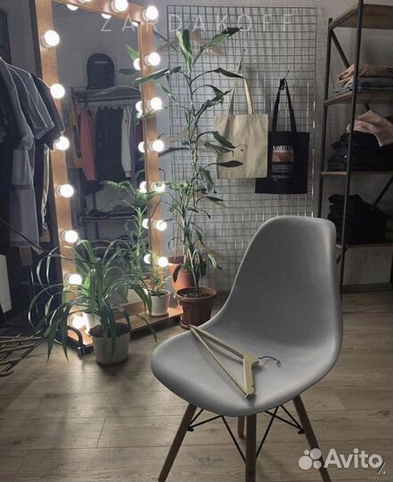 Гримерное зеркало с подсветкой