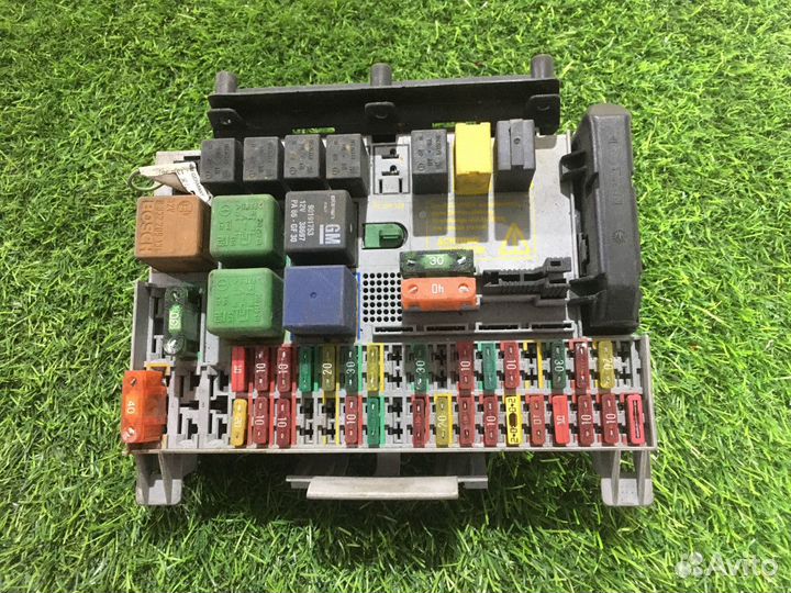 Блок предохранителей Opel Vectra B