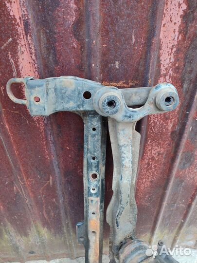 Балка под радиатор охлаждения Passat B3