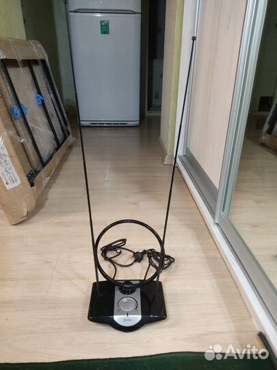 Антенна для тв комнатная. С усилителем