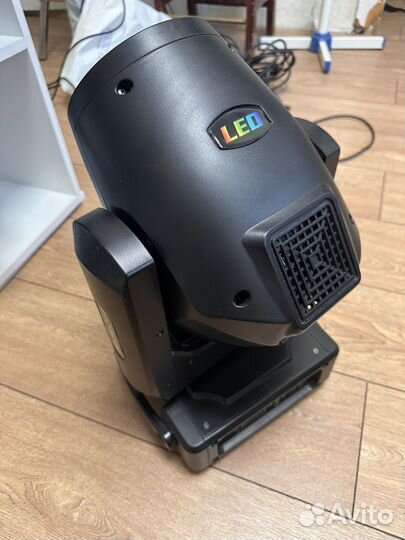 Световая голова LED Beam