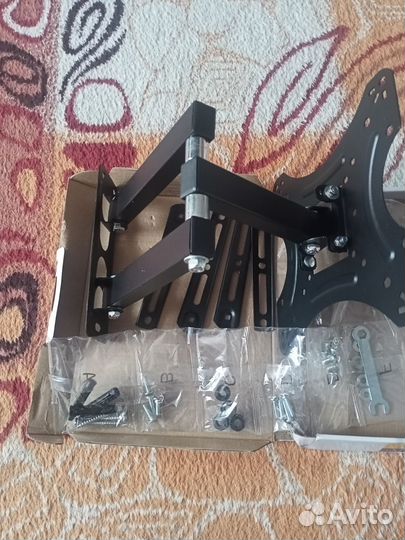 Кронштейн для телевизора поворотный