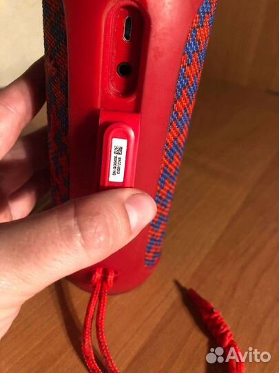 Портативная колонка jbl