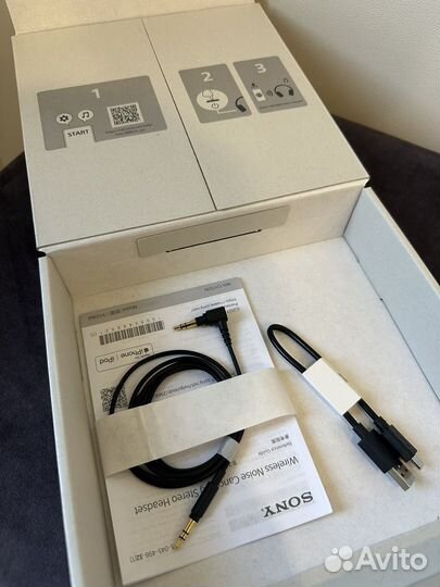 Беспроводные наушники Sony WH-CH720N