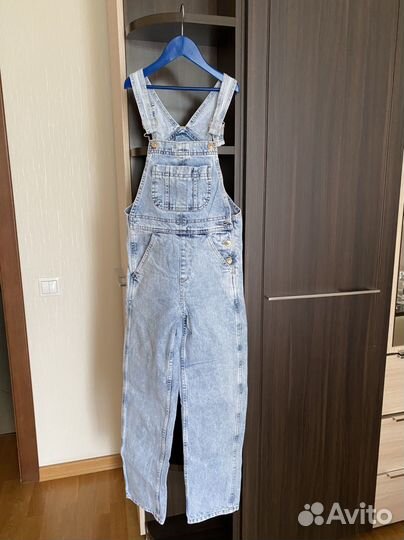 Комбинезон джинсовый