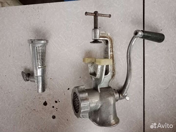 Мясорубка соковыжималка механическая