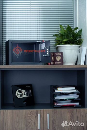 Сейф металический для ценностей