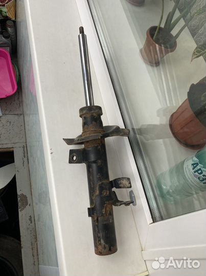 Амортизатор передний левый Форд фокус 3