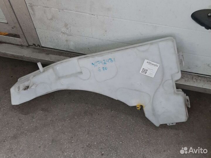 Бачок амывателя лоб стекла