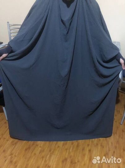 Издаль на завязках