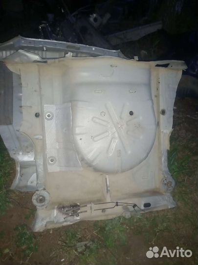 Задняя панель с карытом nissan almera g15