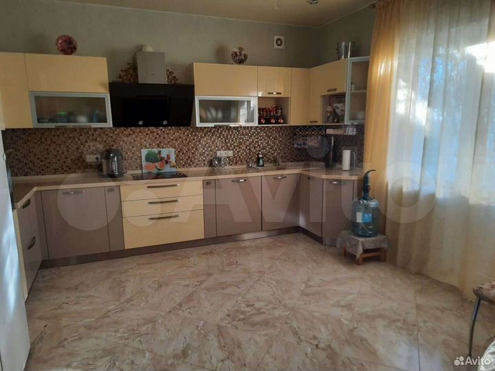 Дом 300,9 м² на участке 16 сот.