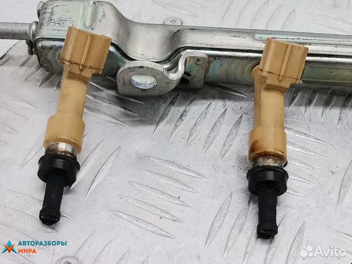 Форсунка Toyota Corolla 10 (E140/E150) рест. 2011