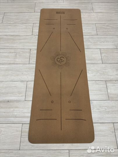 Коврик для йоги и фитнеса