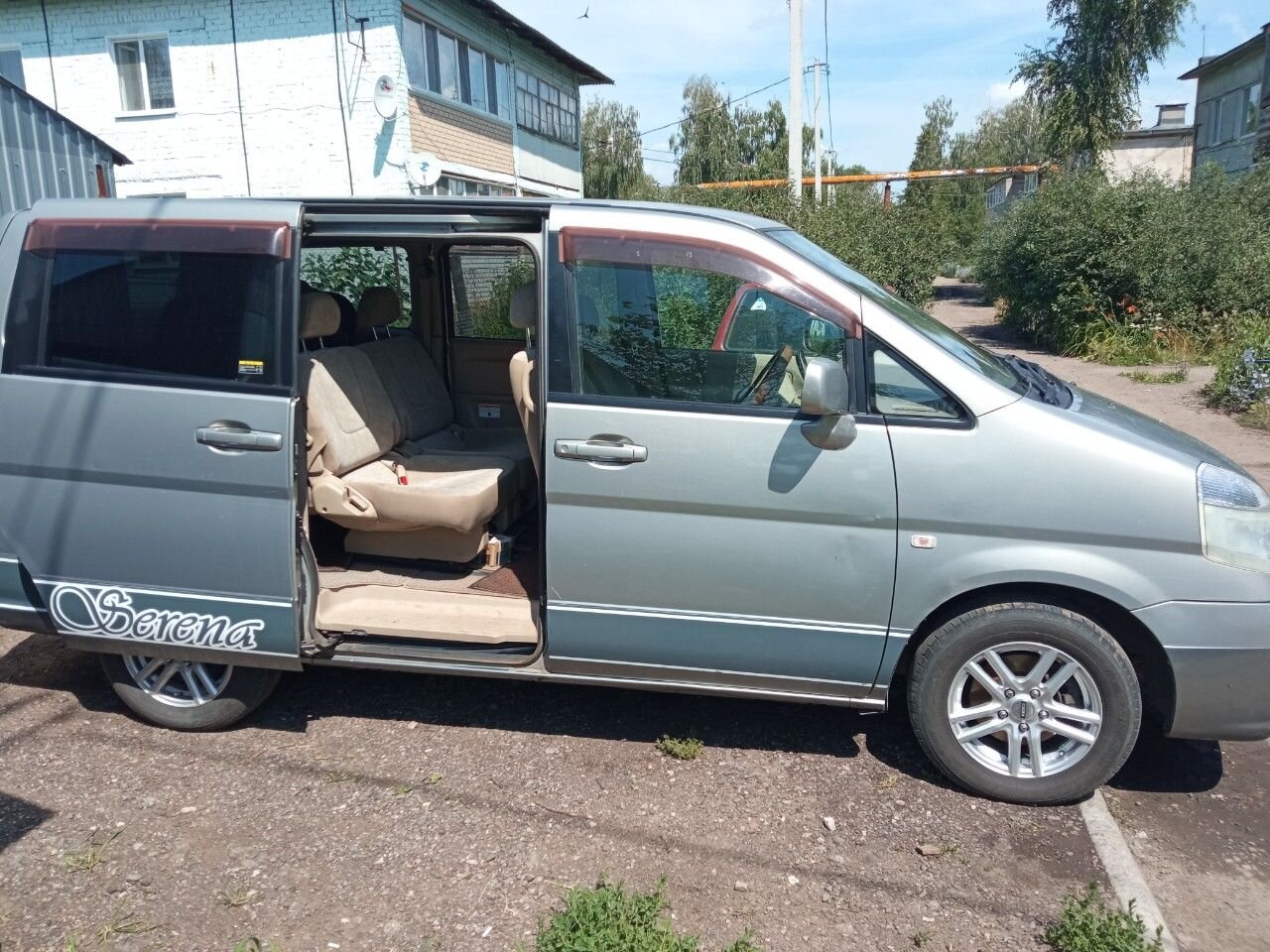 Nissan Serena: фото владельца