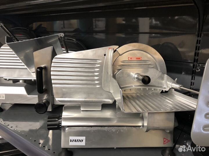 Слайсеры и гастрономические машины