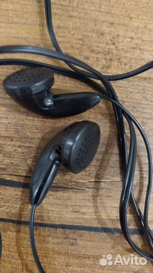 Проводные наушники