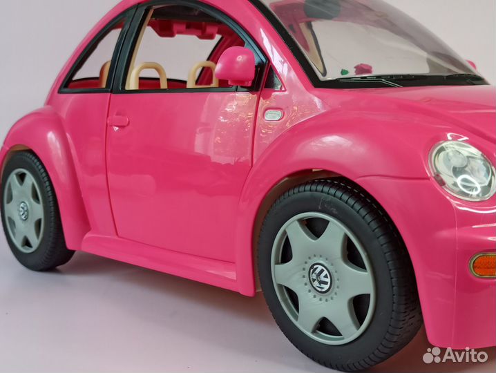 Машина для Барби Volkswagen Beetle 2010