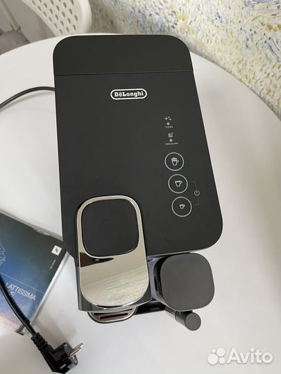 Кофемашина капсульная Delonghi Nespresso
