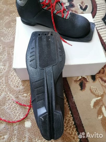 Лыжные ботинки