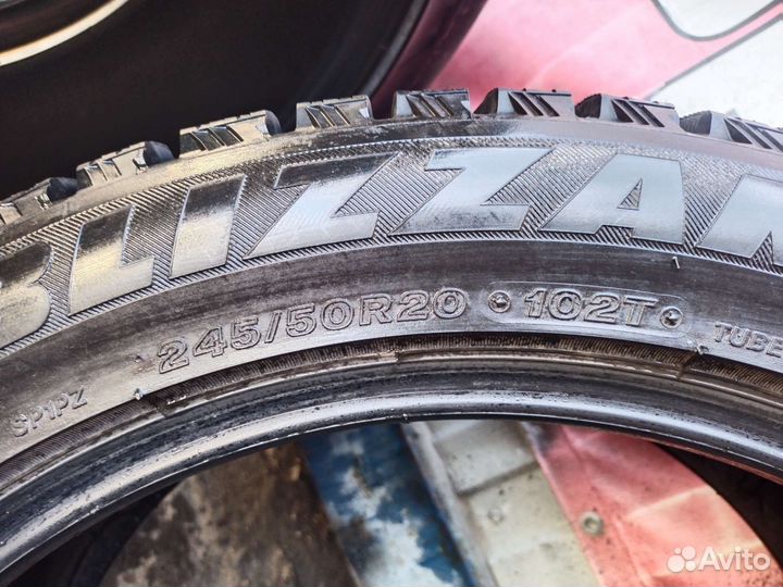 Bridgestone Blizzak Spike-02 SUV 245/50 R20