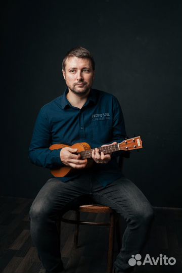 Уроки обучение игре на гитаре укулеле и барабанах