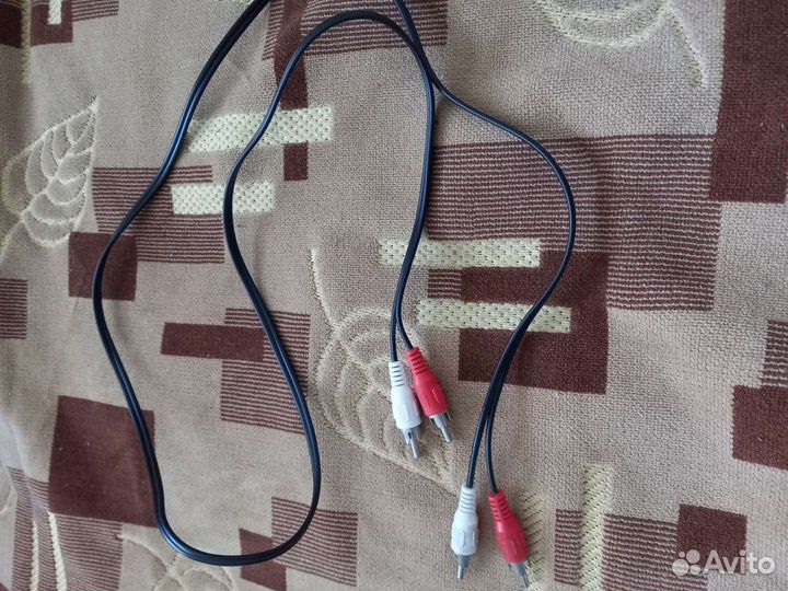 Кабель для подключения видео магнитофон и DVD