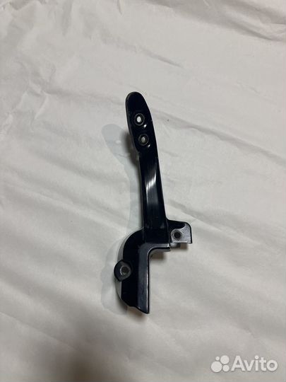 Кронштейн обтекателя 4YR00L Ymaha FZS