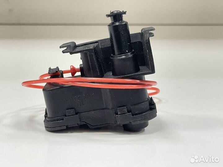 VAG 8K0862153H замок бензобака audi A4 / A5 / Q5