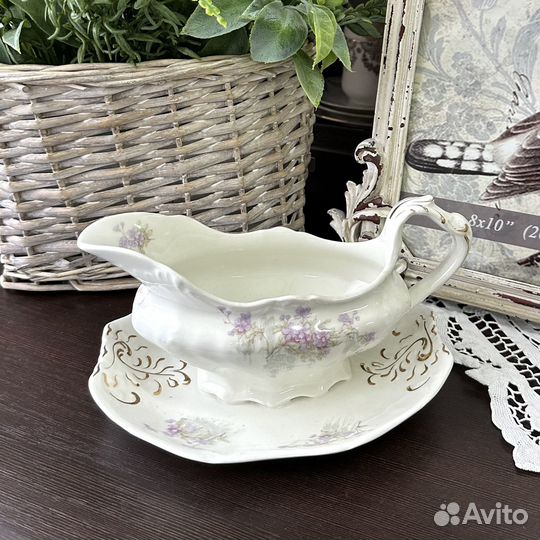 Антикварный соусник на подставке Johnson Bros